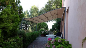 Appartamento in villa con terrazzo e giardino